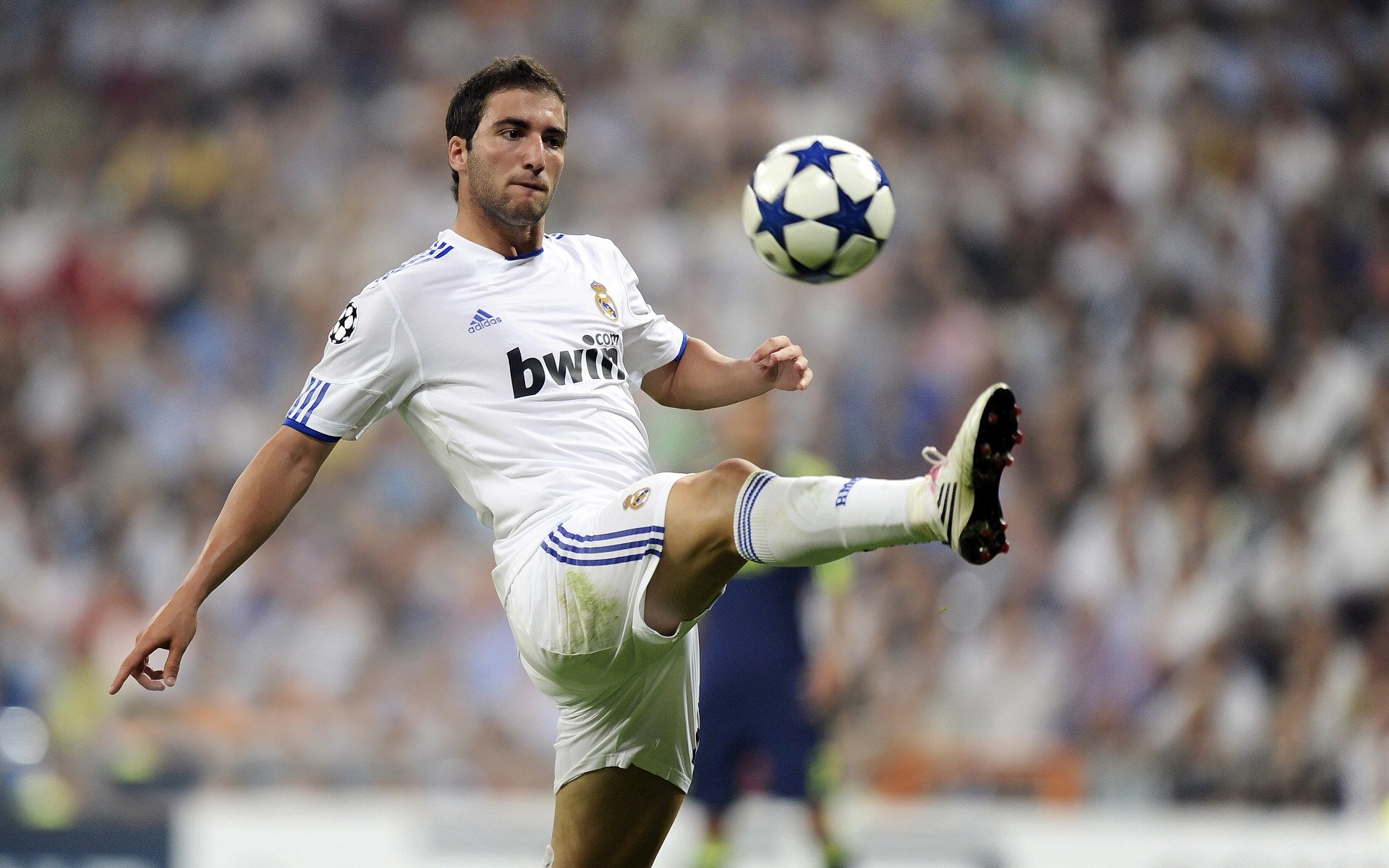 Uzi焦点对战，大坂直美与80激战勇士分钟，晋级下一阶段胜负难料！赛场气氛高涨